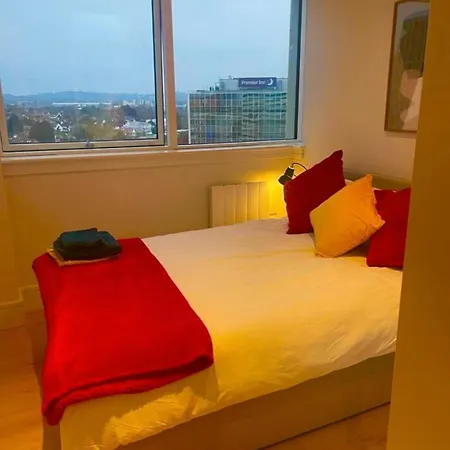 Cozy Retreat In Wembley Park Apartment